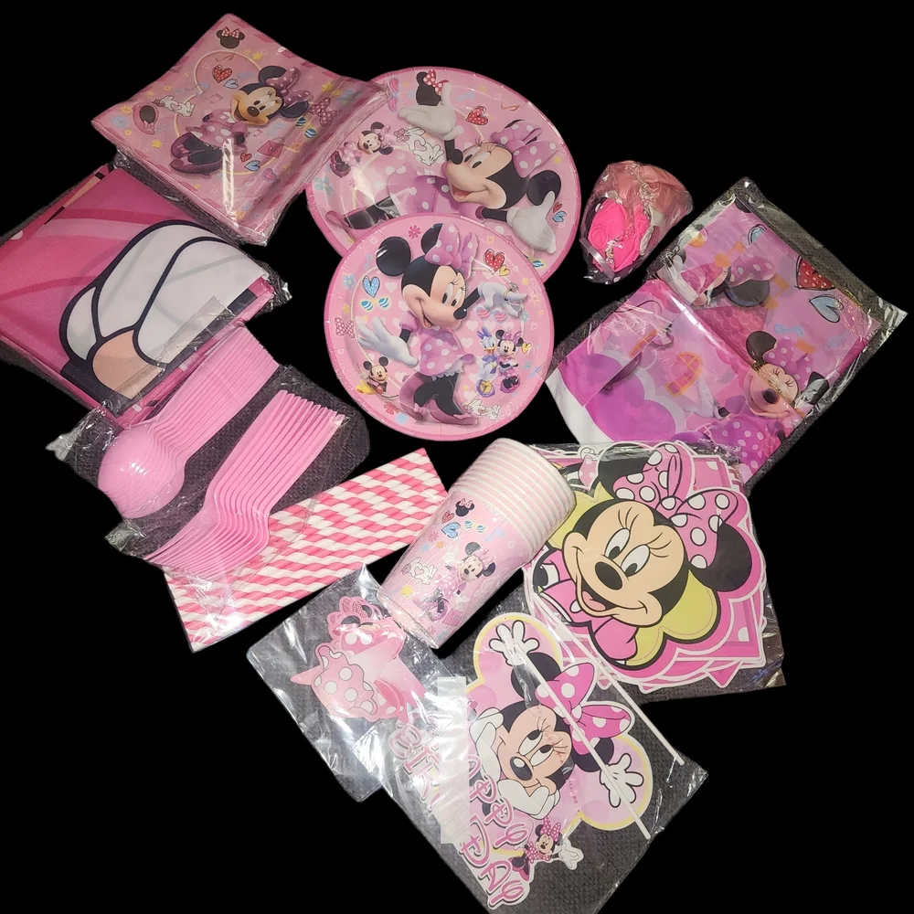 Minnie Mouse Pink Party Tableware Set Plus More. Nwt